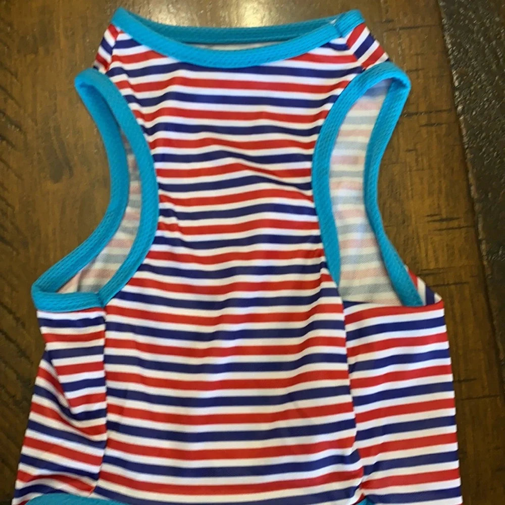 Striped Pattern Pet Tank